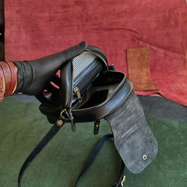 L-82 Leather Crossbag - Image 21