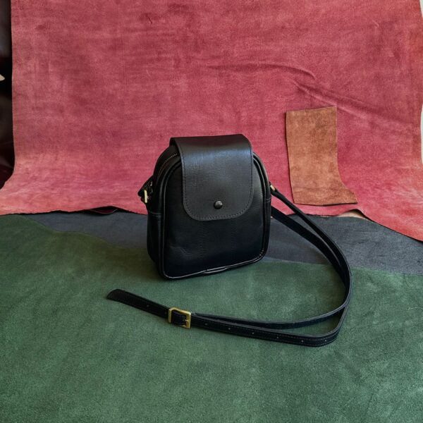 L-82 Leather Crossbag - Image 18