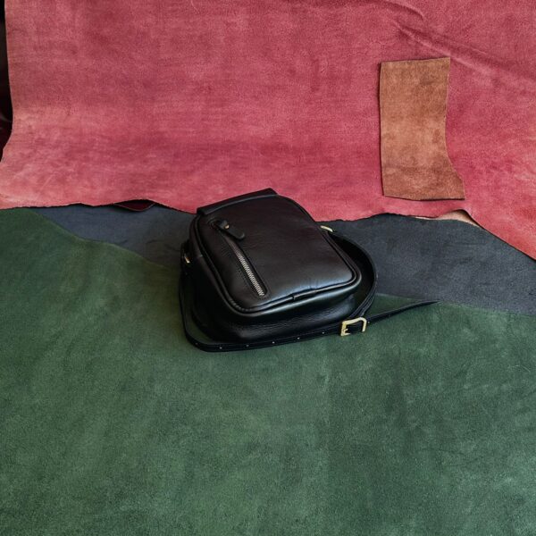 L-82 Leather Crossbag - Image 23