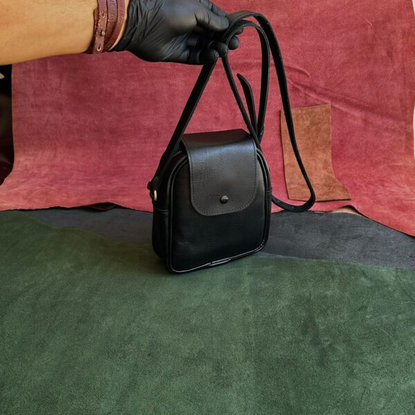 L-82 Leather Crossbag - Image 25