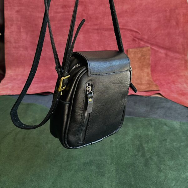 L-82 Leather Crossbag - Image 26