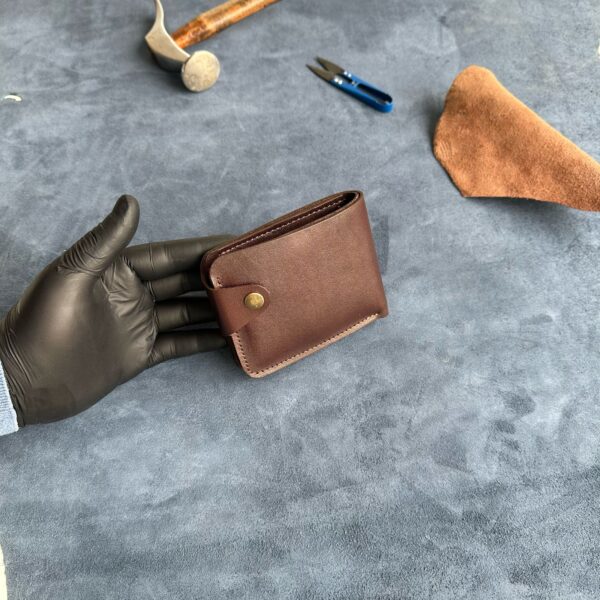 L-18 Heavy-Duty Bifold Wallet - Image 10