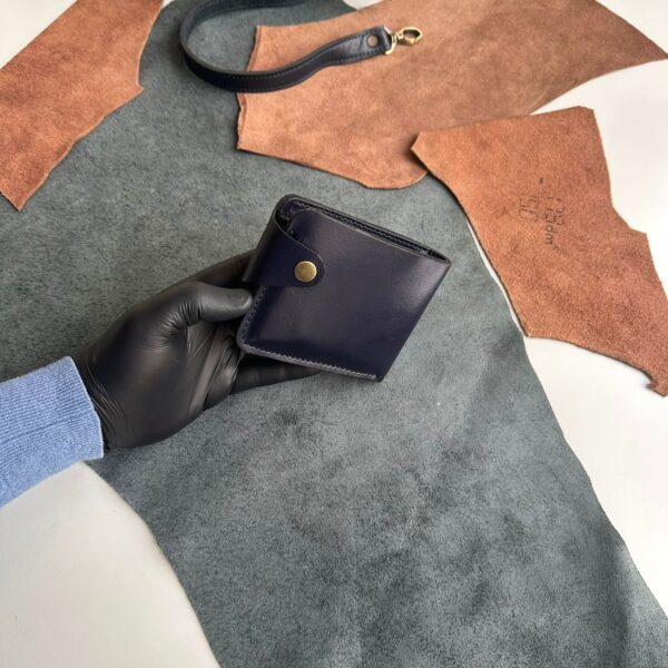 L-18 Heavy-Duty Bifold Wallet - Image 23