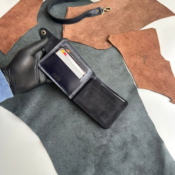 L-18 Heavy-Duty Bifold Wallet - Image 28