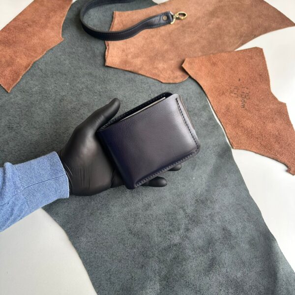 L-18 Heavy-Duty Bifold Wallet - Image 21