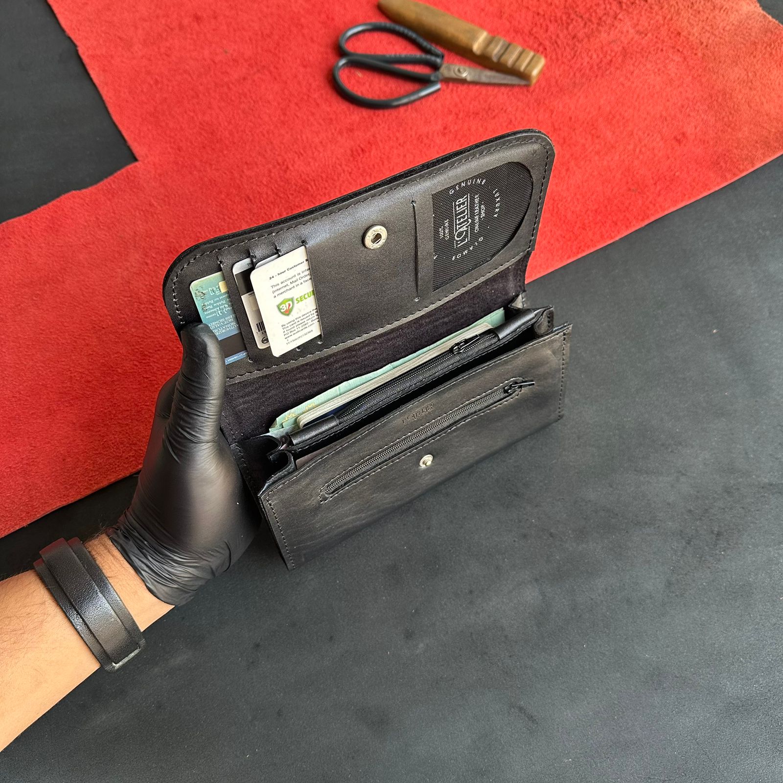 L-26 Leather Clutch Wallet - Image 33