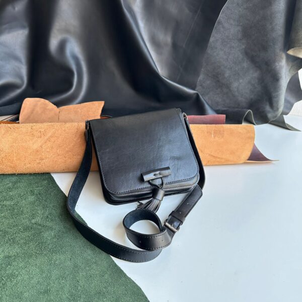 L-91 Leather Crossbag - Image 14