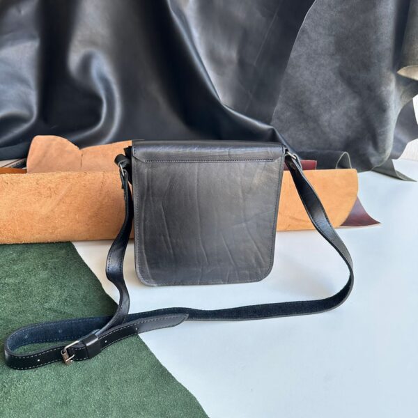 L-91 Leather Crossbag - Image 17