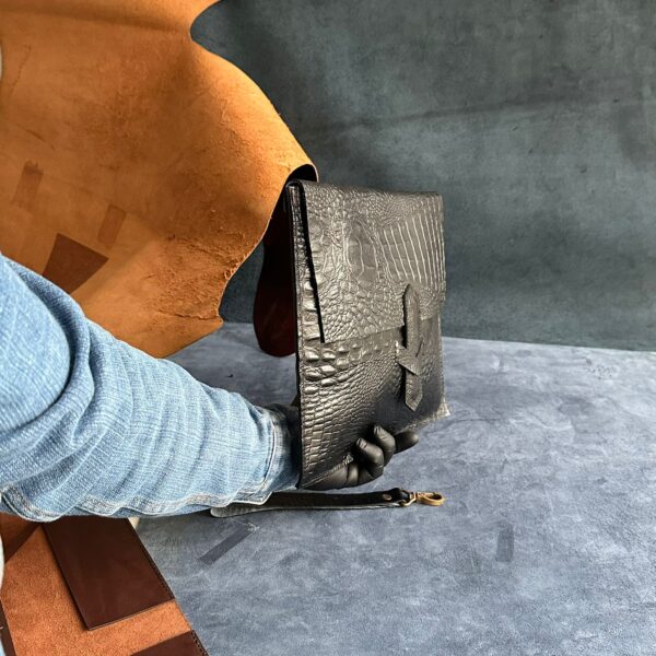 L-92 Leather Clutch Bag - Image 4