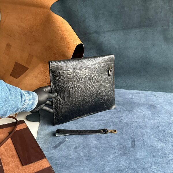 L-92 Leather Clutch Bag - Image 3