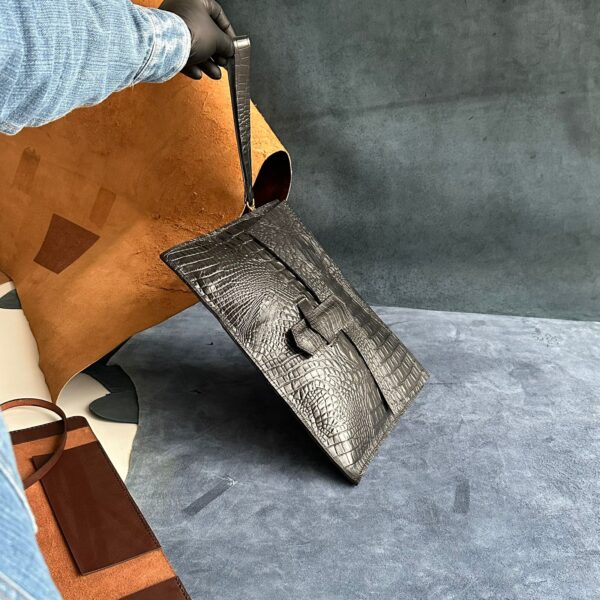 L-92 Leather Clutch Bag - Image 6