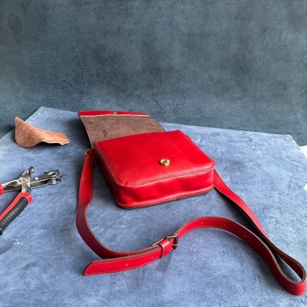 L-91 Leather Crossbag - Image 8