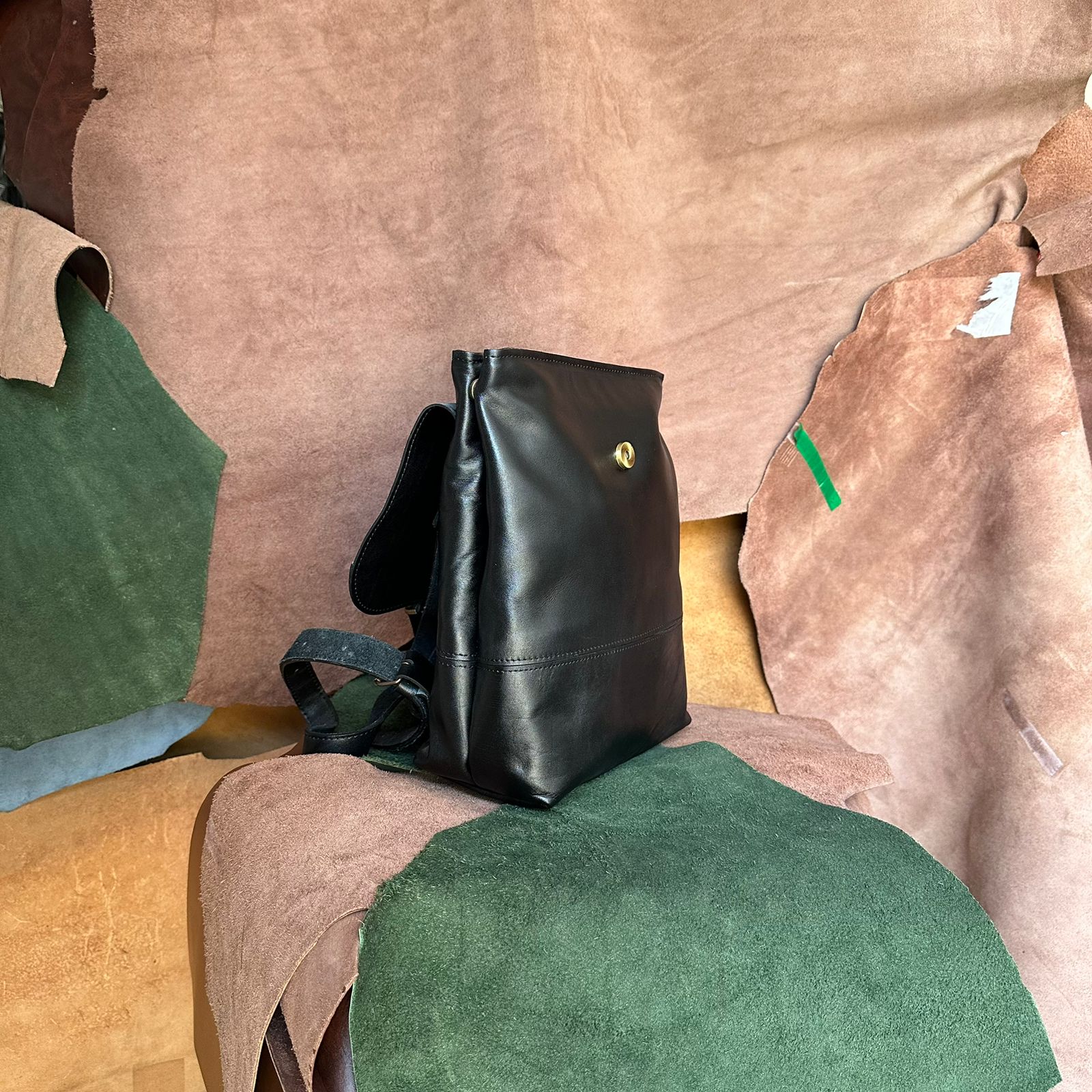 L-94 Leather Backpack - Image 13