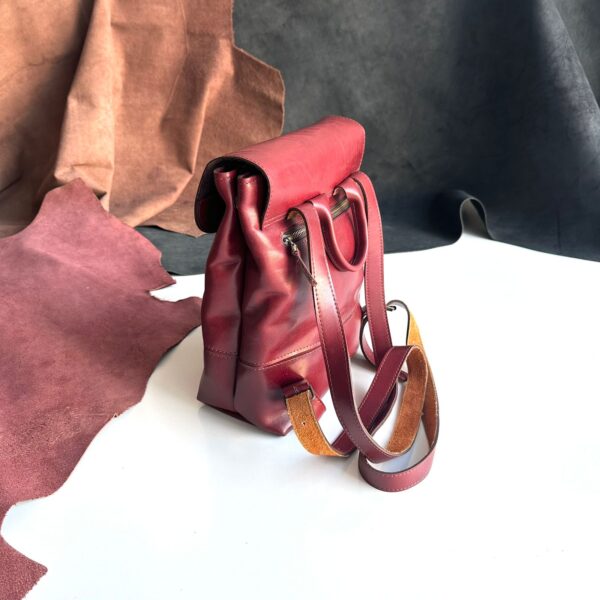 L-94 Leather Backpack - Image 9