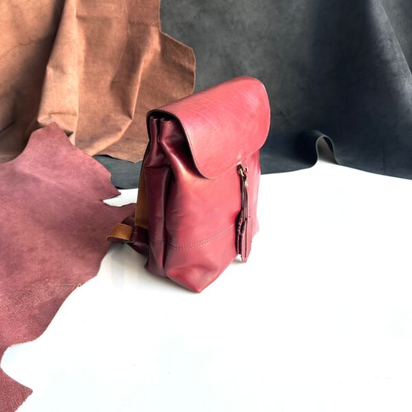 L-94 Leather Backpack - Image 4