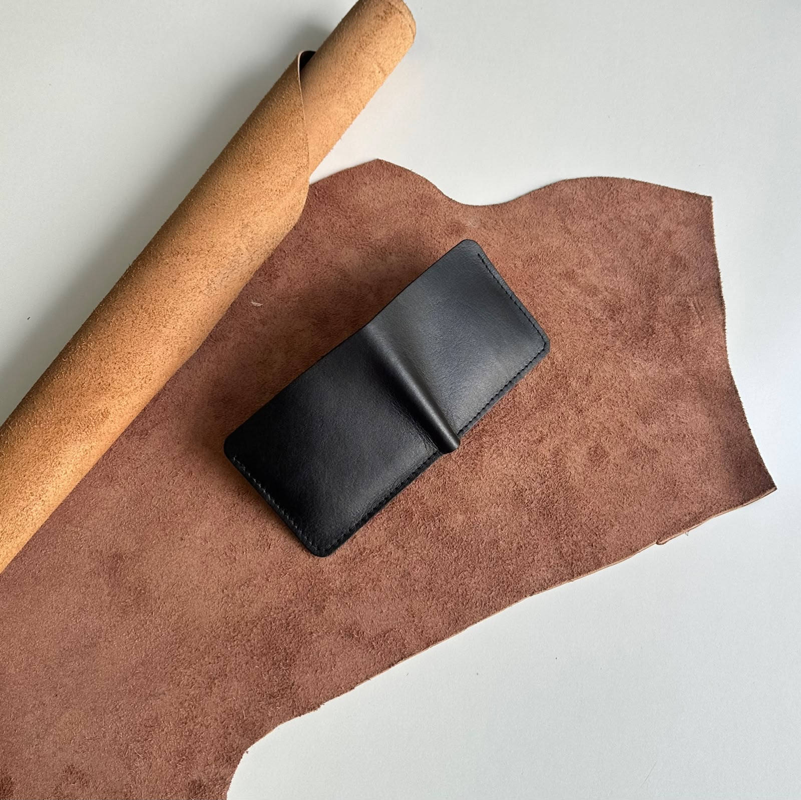 L-97 Leather Wallet - Image 4