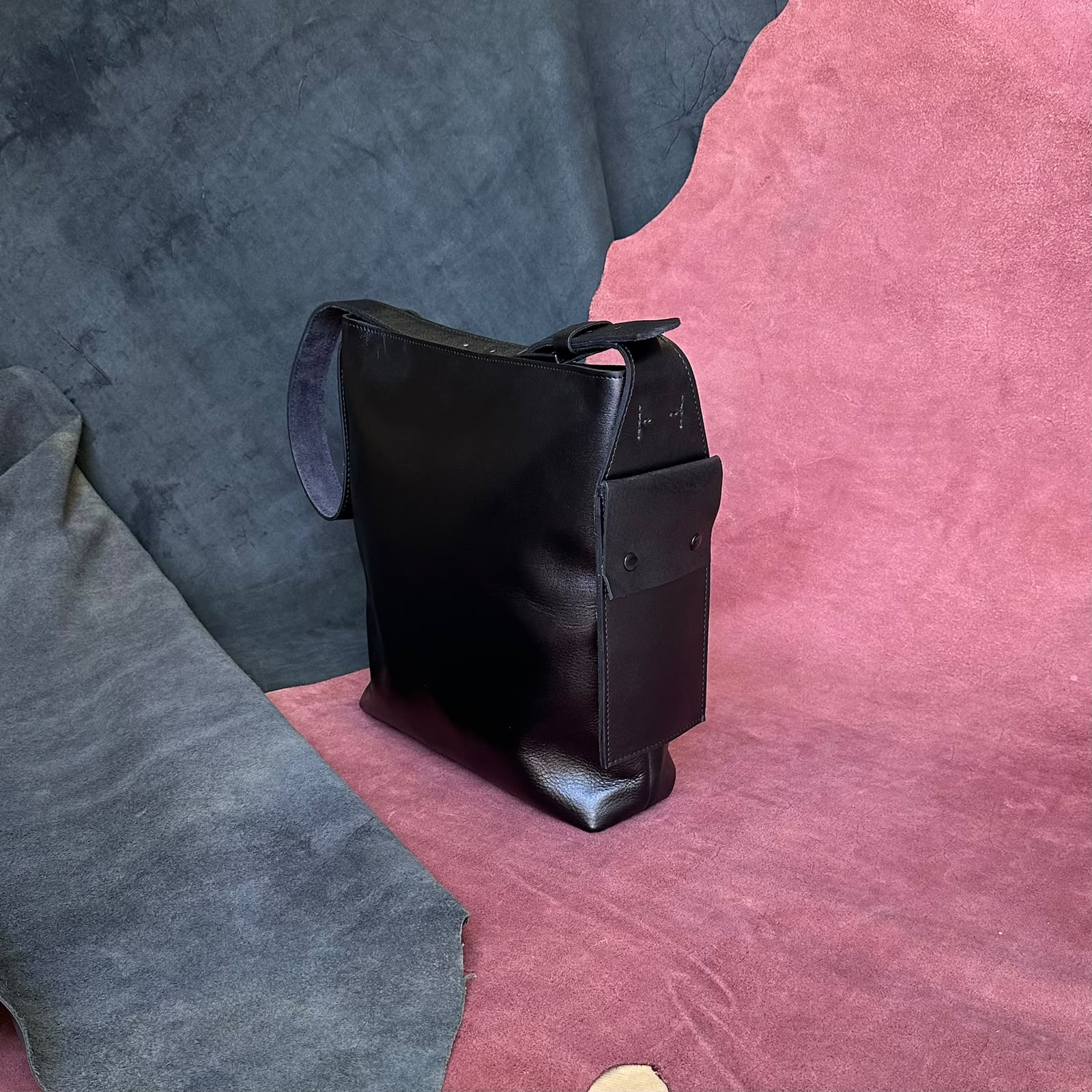 L-14 Leather Tote - Image 3