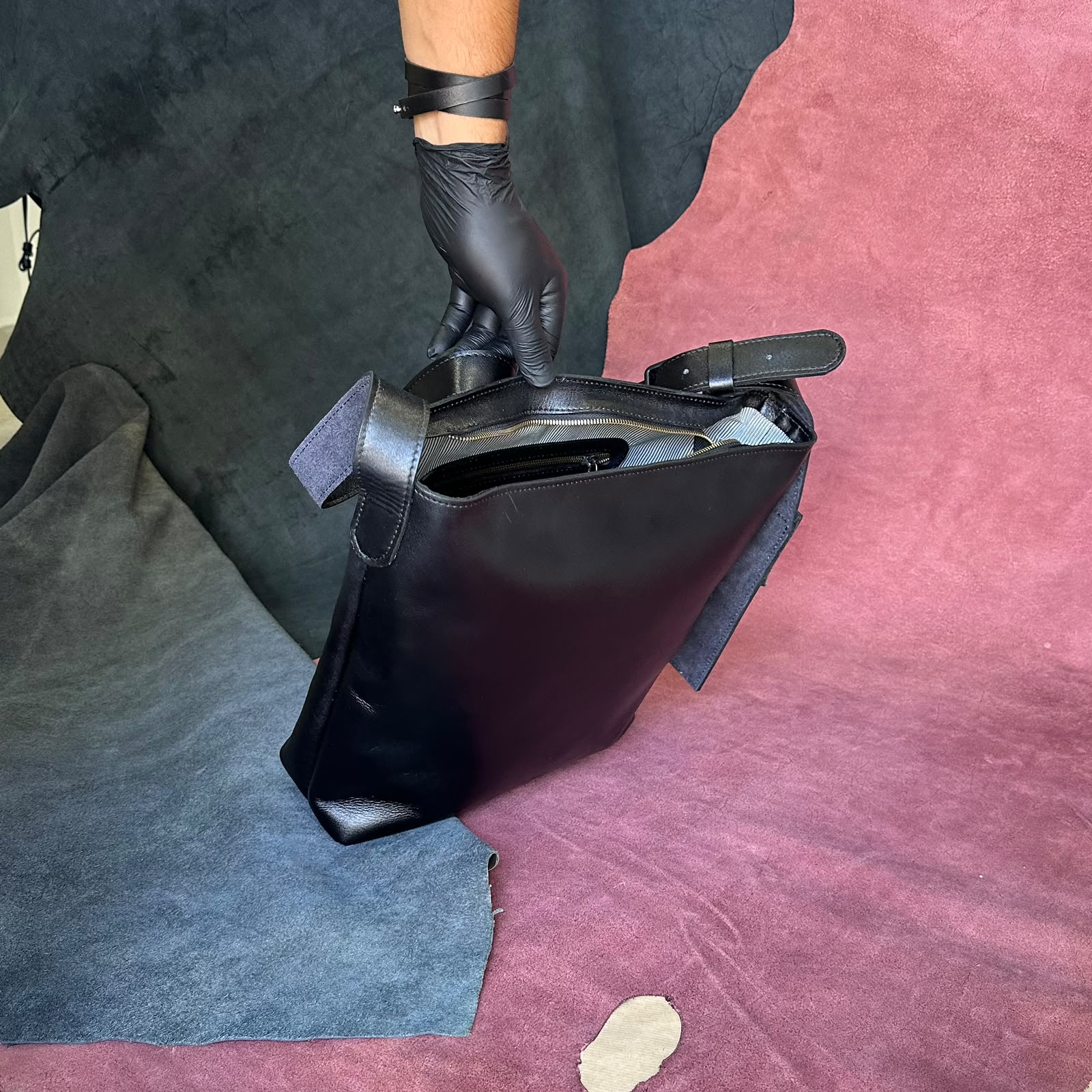 L-14 Leather Tote - Image 5